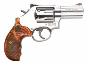 Smith & Wesson 686 Deluxe 357 Mag 3" Stainless AS 7rd Revolver